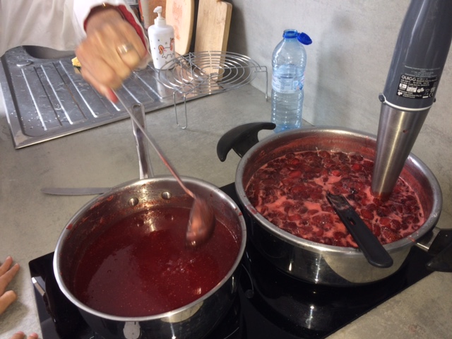 la confiture de fraises.